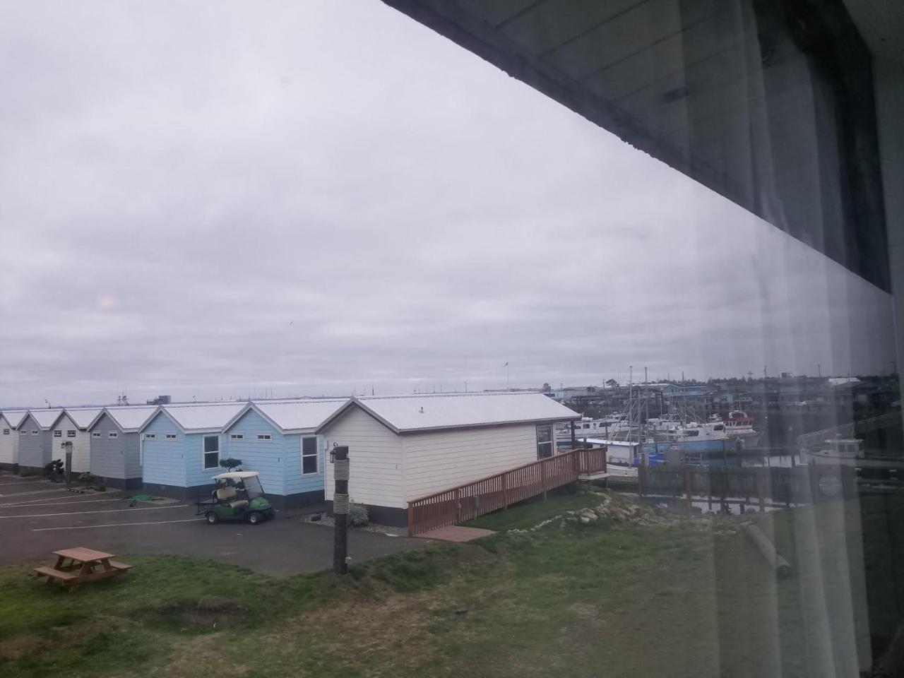 Islander Westport Hotel Buitenkant foto