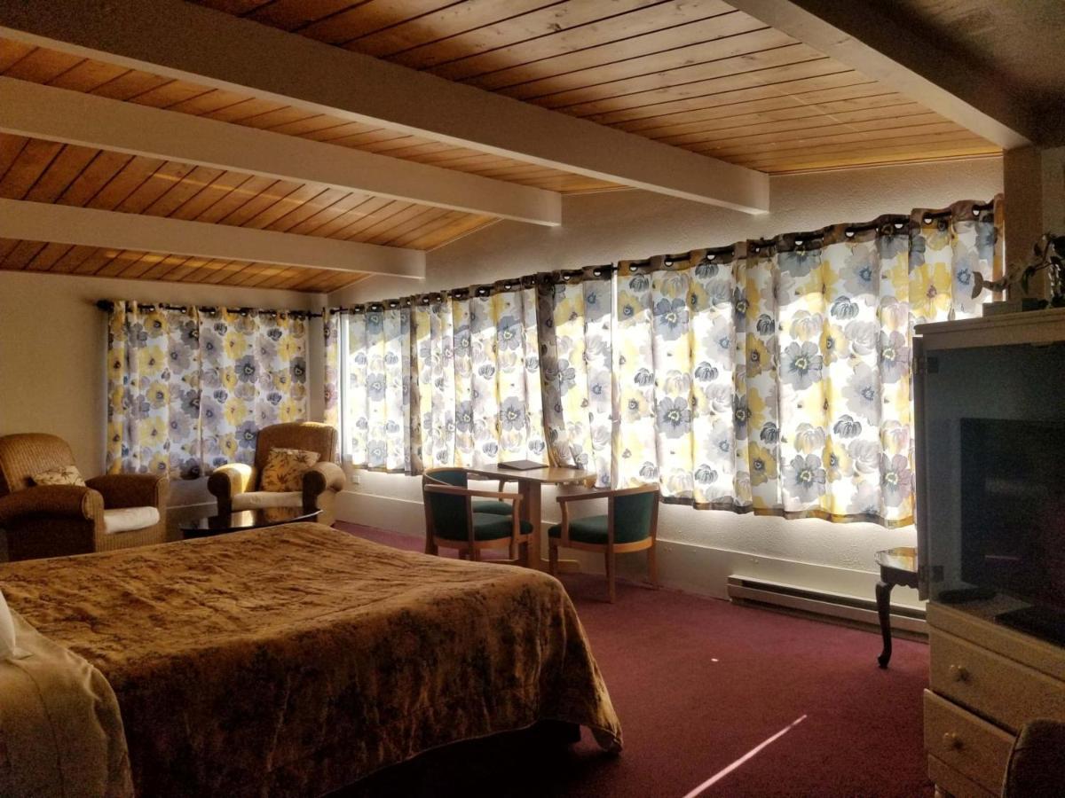 Islander Westport Hotel Buitenkant foto