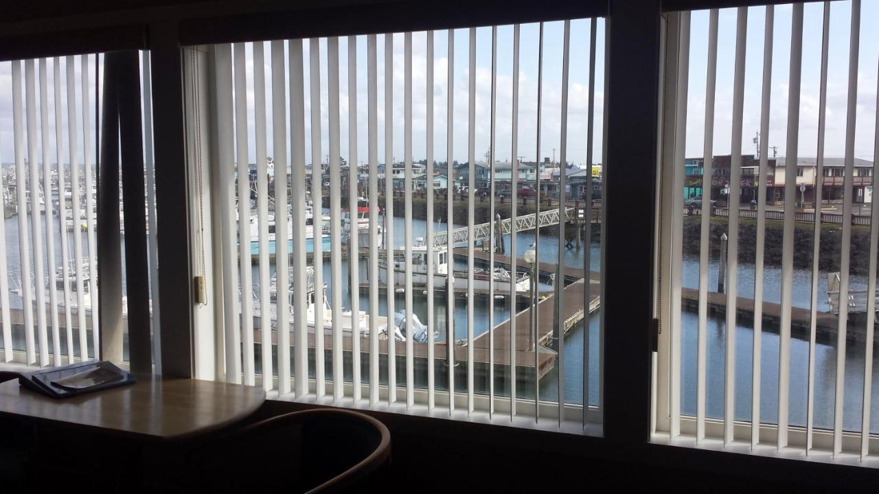 Islander Westport Hotel Buitenkant foto